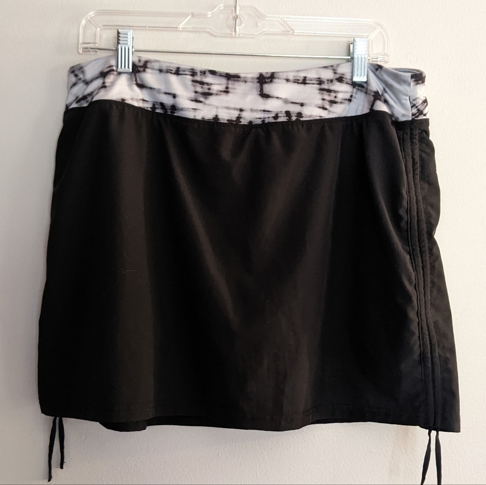 Kiwi Kate Activewear Athletic Skort Black and White X-Large